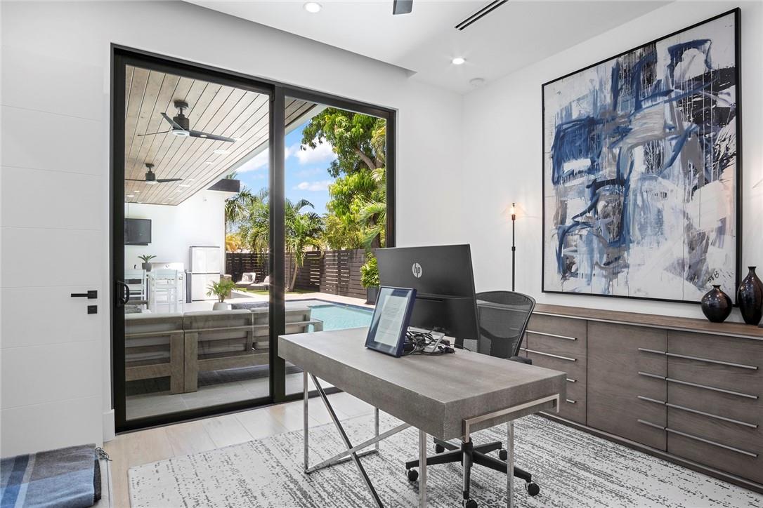 Victoria Courts 9-49 B - Residential