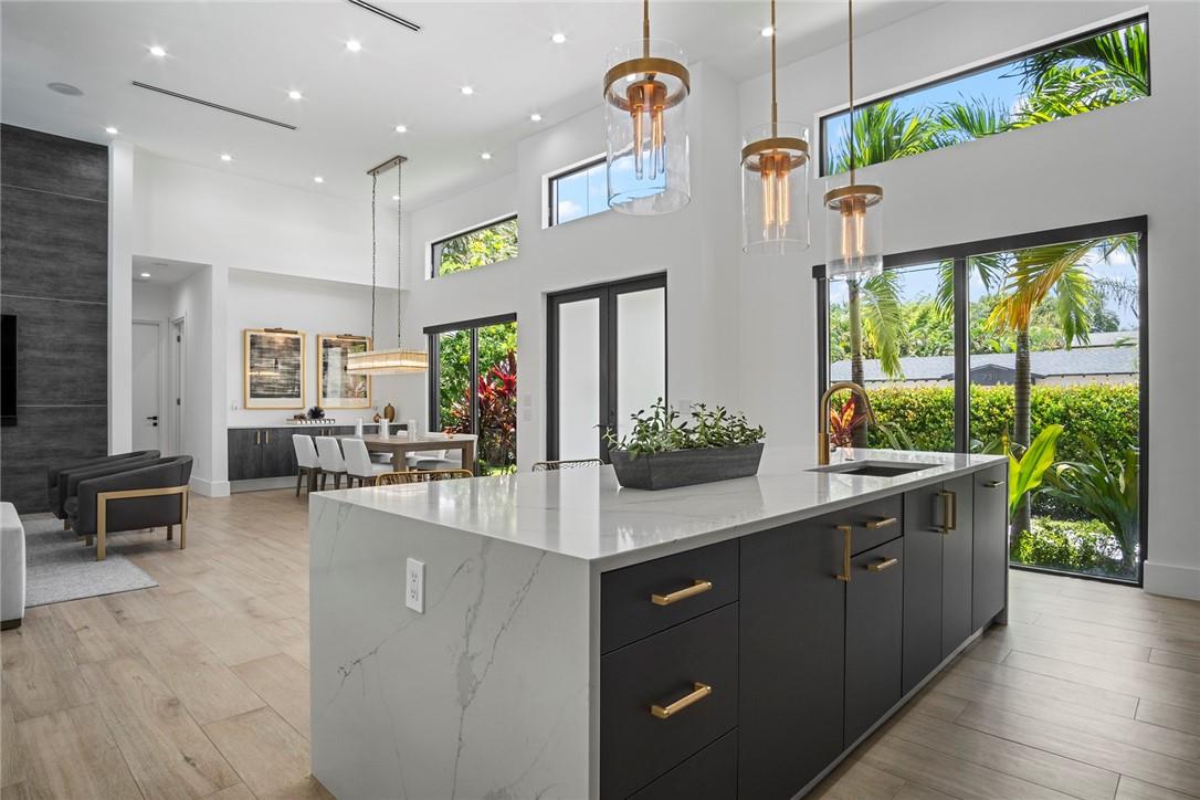 Victoria Courts 9-49 B - Residential