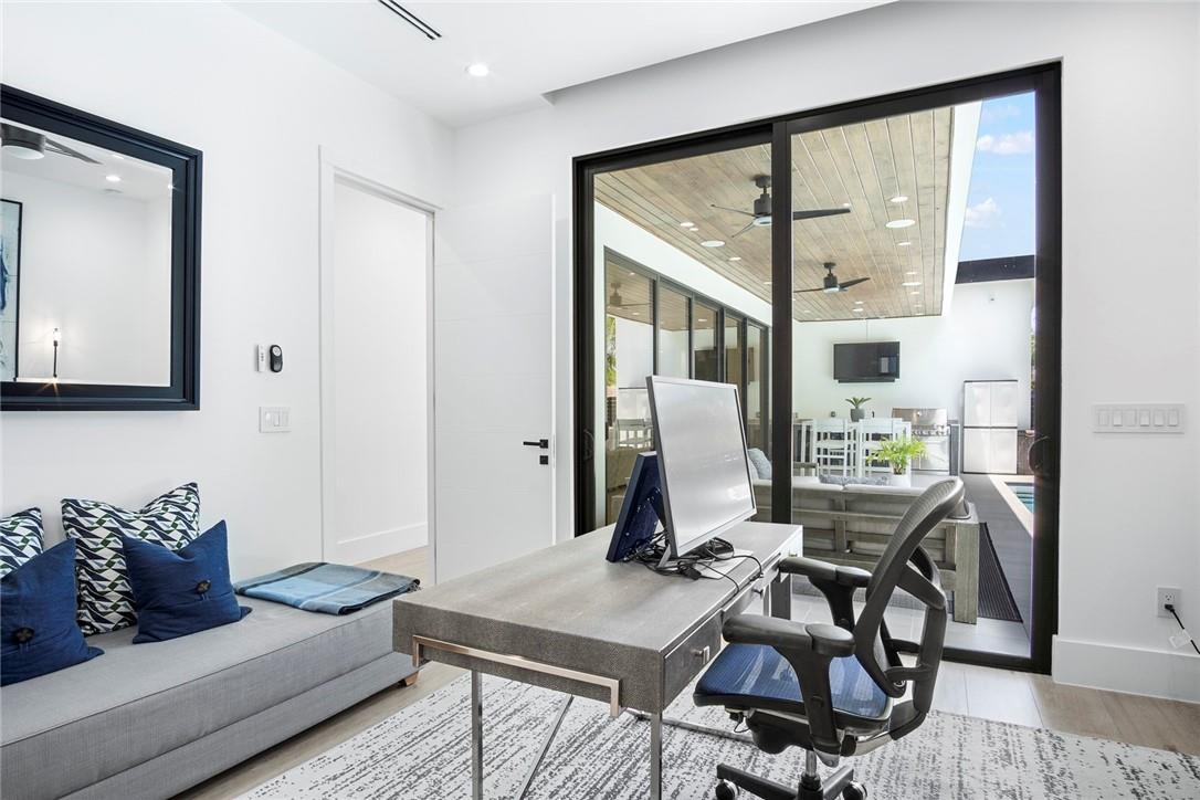 Victoria Courts 9-49 B - Residential