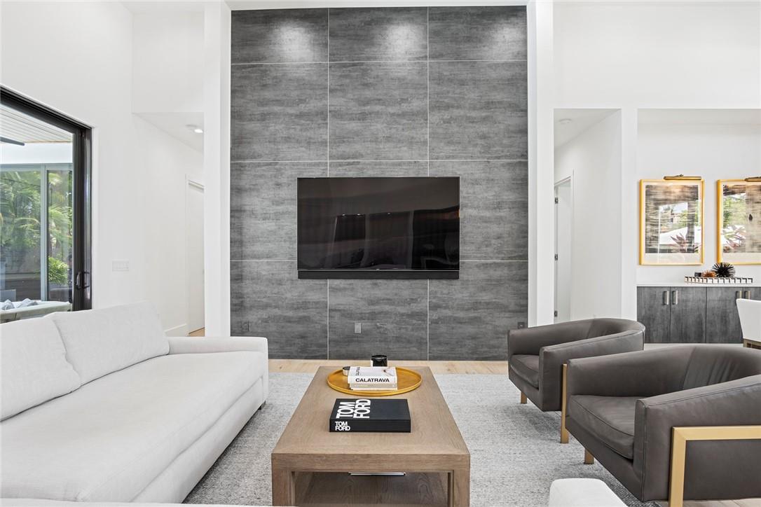 Victoria Courts 9-49 B - Residential