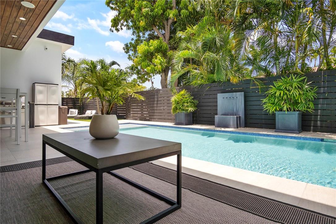 Victoria Courts 9-49 B - Residential