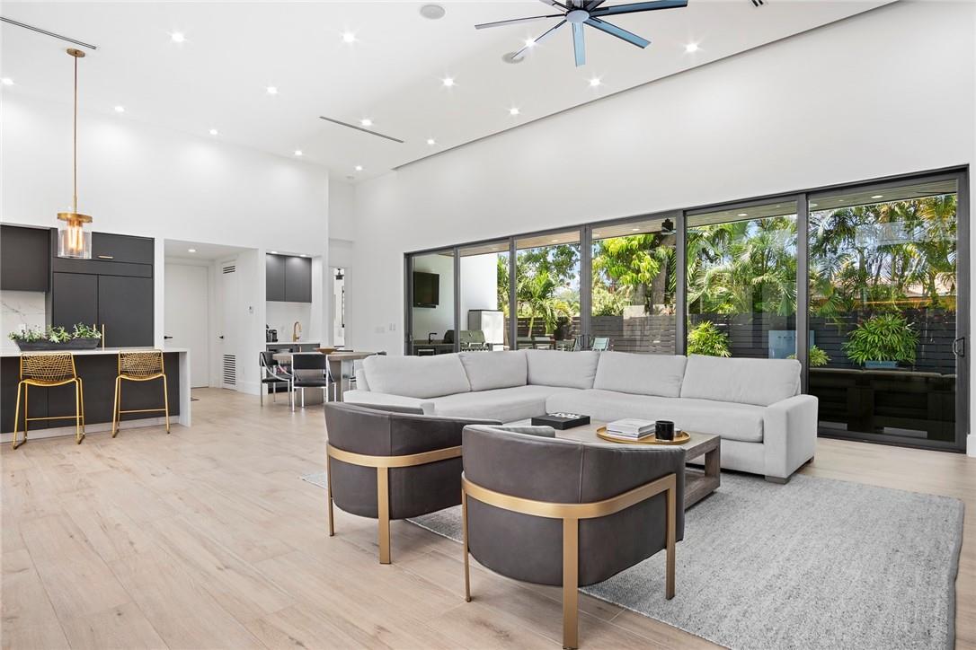 Victoria Courts 9-49 B - Residential