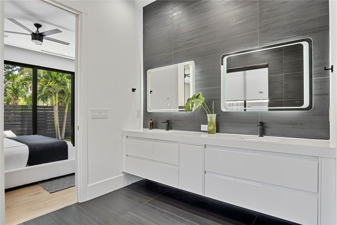 Victoria Courts 9-49 B - Residential