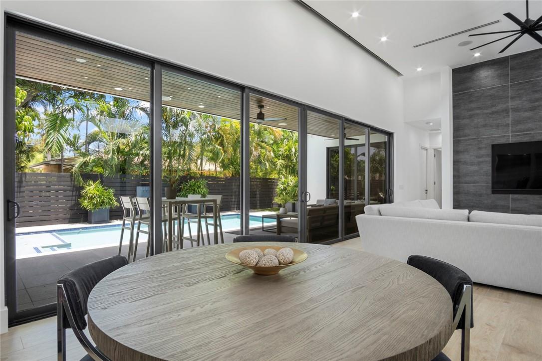 Victoria Courts 9-49 B - Residential