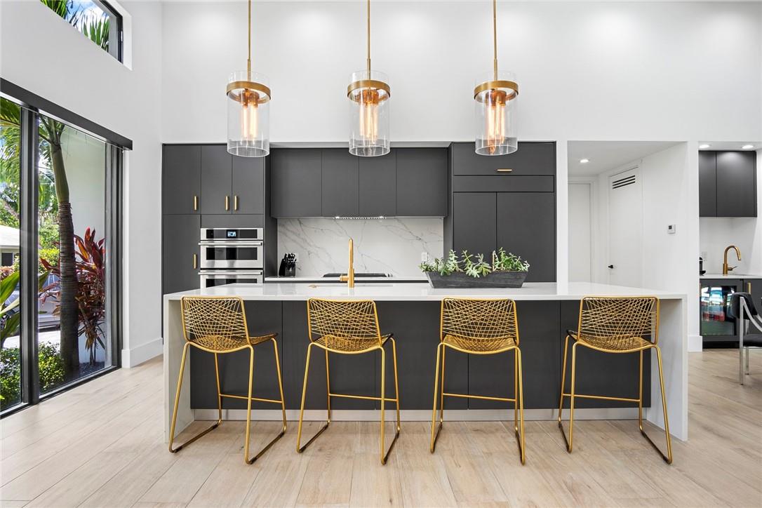 Victoria Courts 9-49 B - Residential