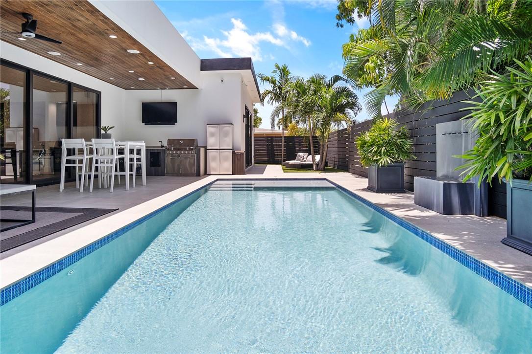 Victoria Courts 9-49 B - Residential