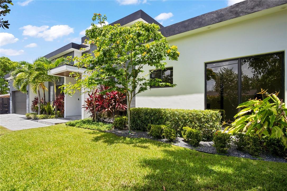 Victoria Courts 9-49 B - Residential