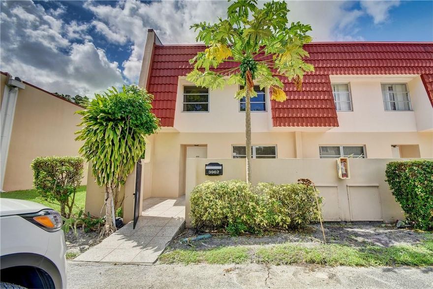 Freshly painted 3 bedroom PLUS Den/office downstairs. Large gated front porch AND 2 large screened in patios. One patio is off of the master bedroom overlooking the golf course. Extra storage closet downstairs. Open concept kitchen with SS appliances. Centrally located Inverrary Manor offers 2 community pools, basketball court, tennis court, and a gym. Your HOA fees include cable and internet.