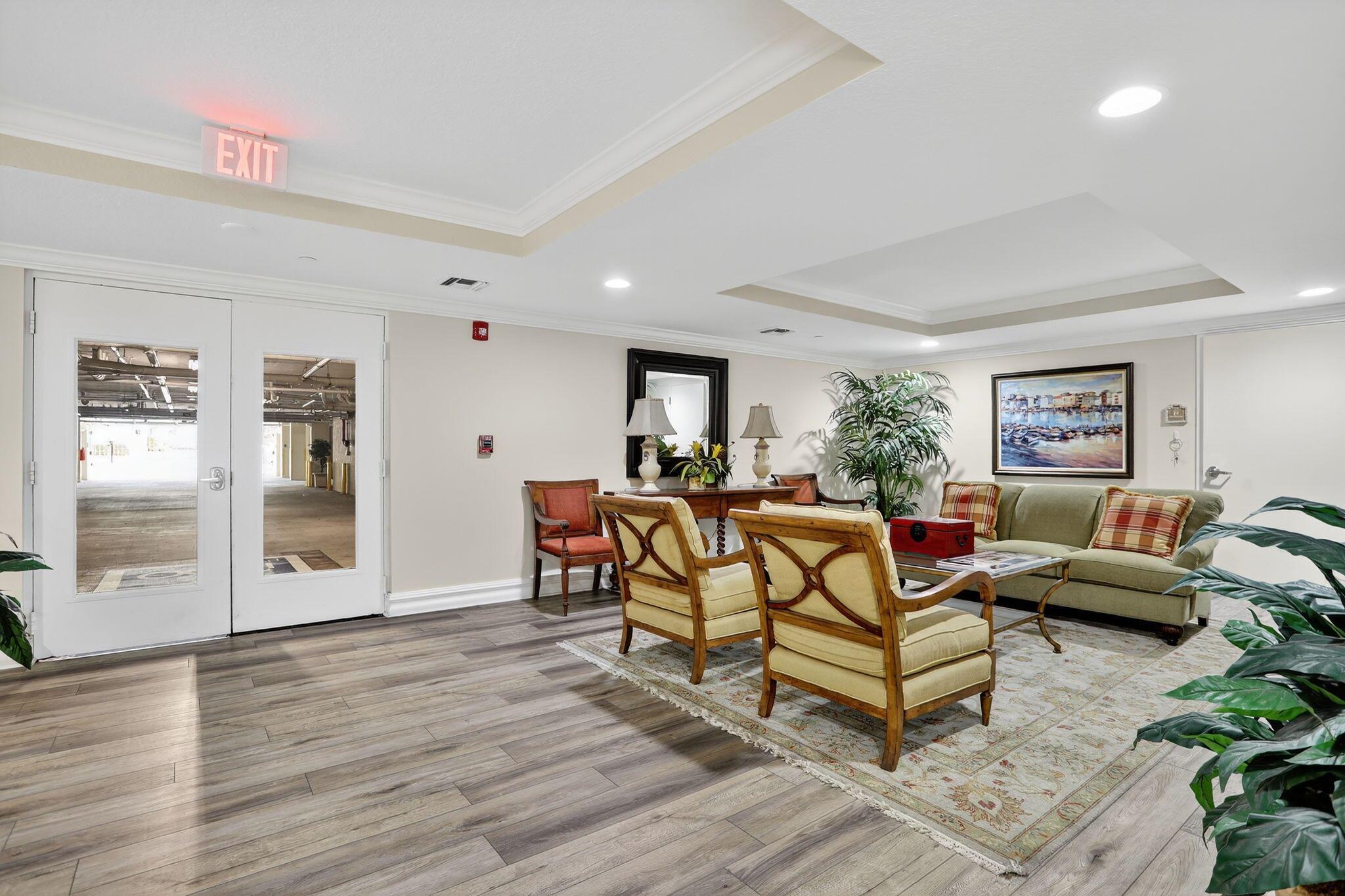 1200 HILLSBORO MILE - Residential