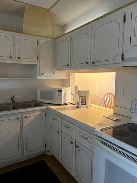 Properties 2640 GARDEN Drive S 212