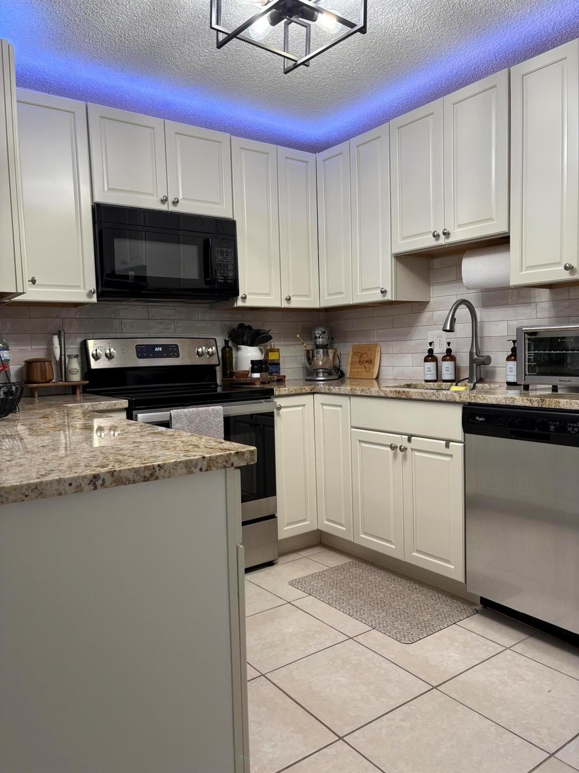 PINE RIDGE SOUTH III COND - Residential Lease