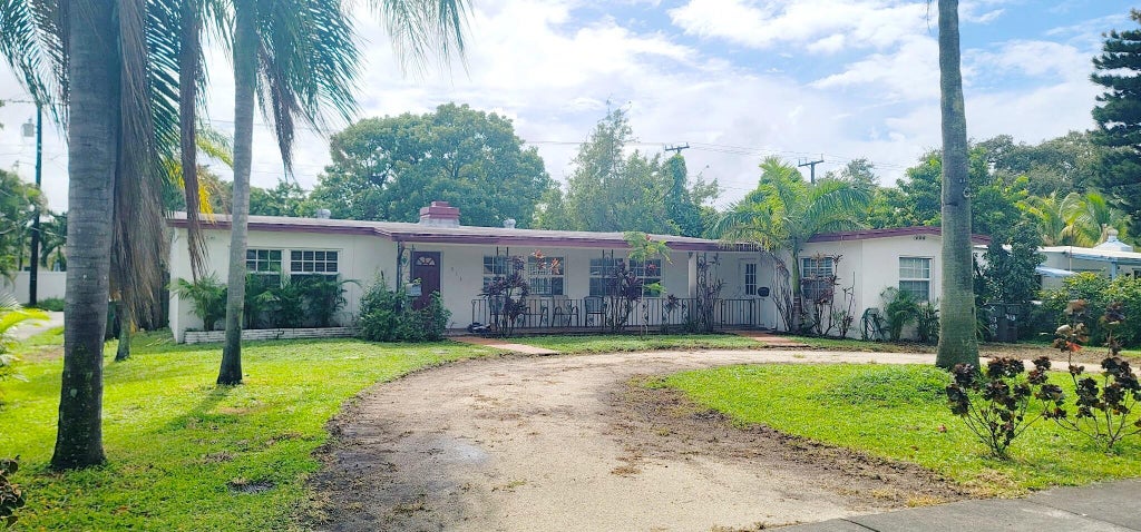 Photo of 213 SW 3RD Place, Dania Beach, FL 33004 (MLS # B26093144)