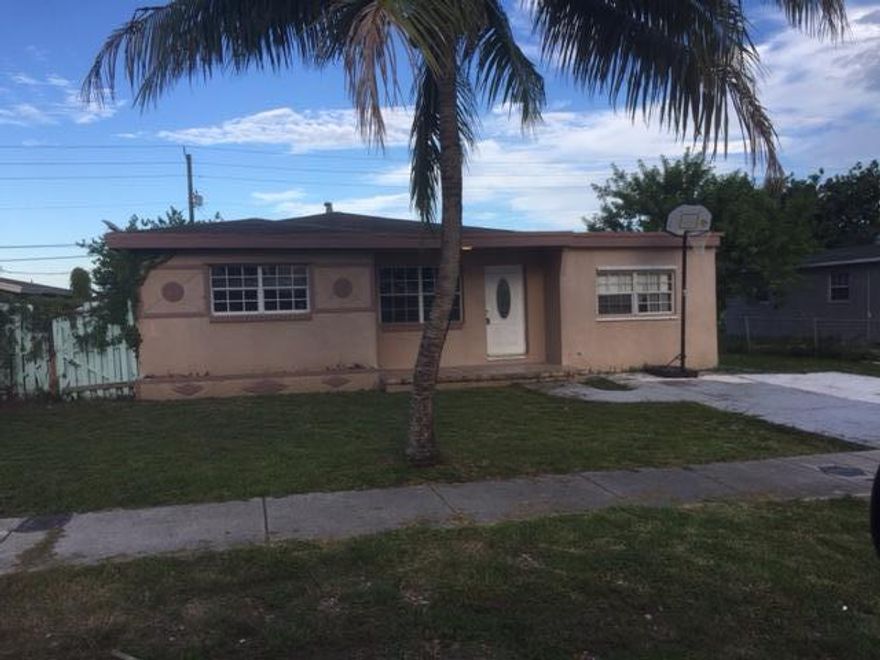 Extremely large lot to expand! Great opportunity! Buyer must assume any current permit issues with the City of Ft. Lauderdale so must be a cash deal.