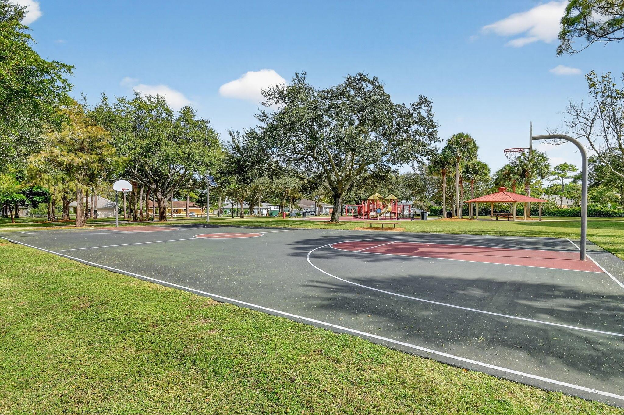 SUGAR POND MANOR OF WELLI - Residential