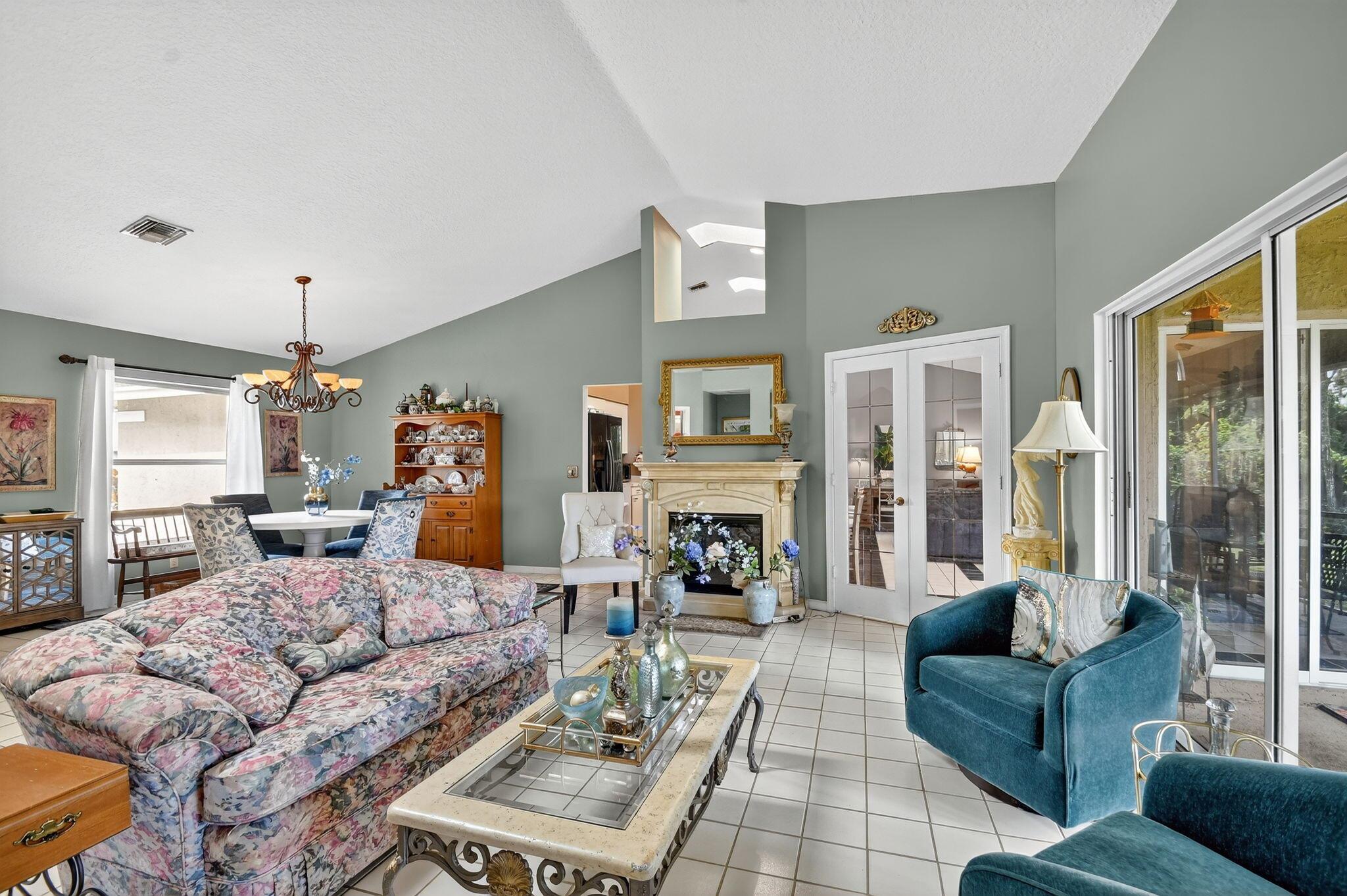 SUGAR POND MANOR OF WELLI - Residential