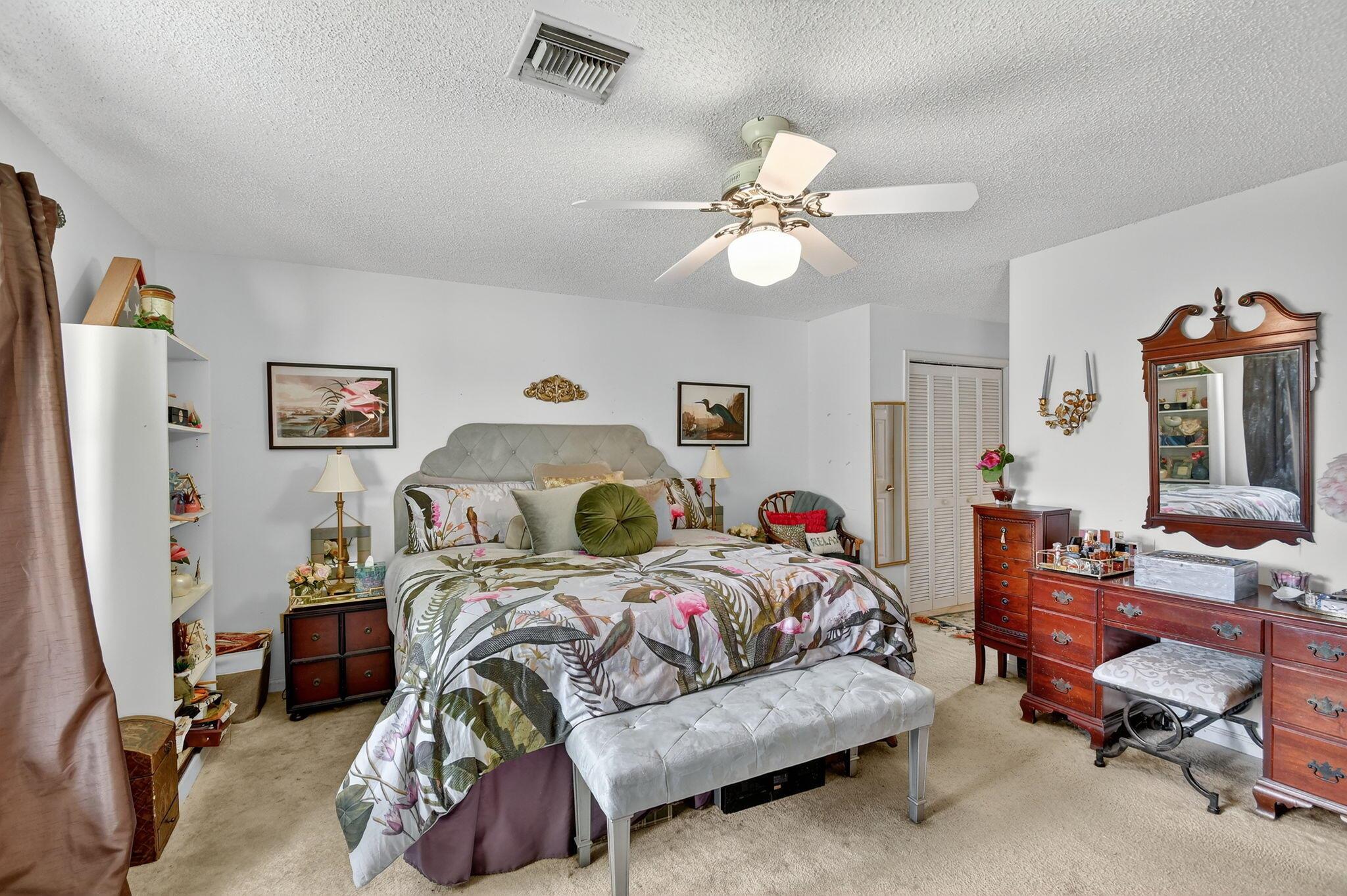 SUGAR POND MANOR OF WELLI - Residential