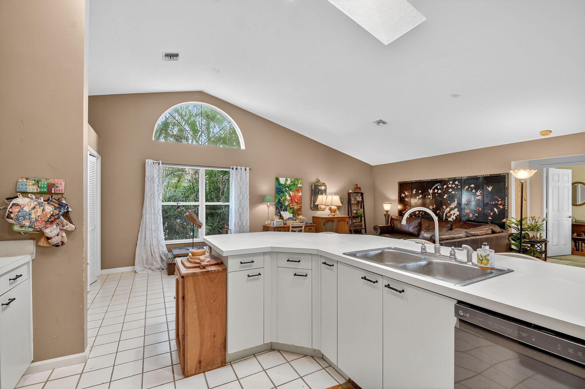 SUGAR POND MANOR OF WELLI - Residential