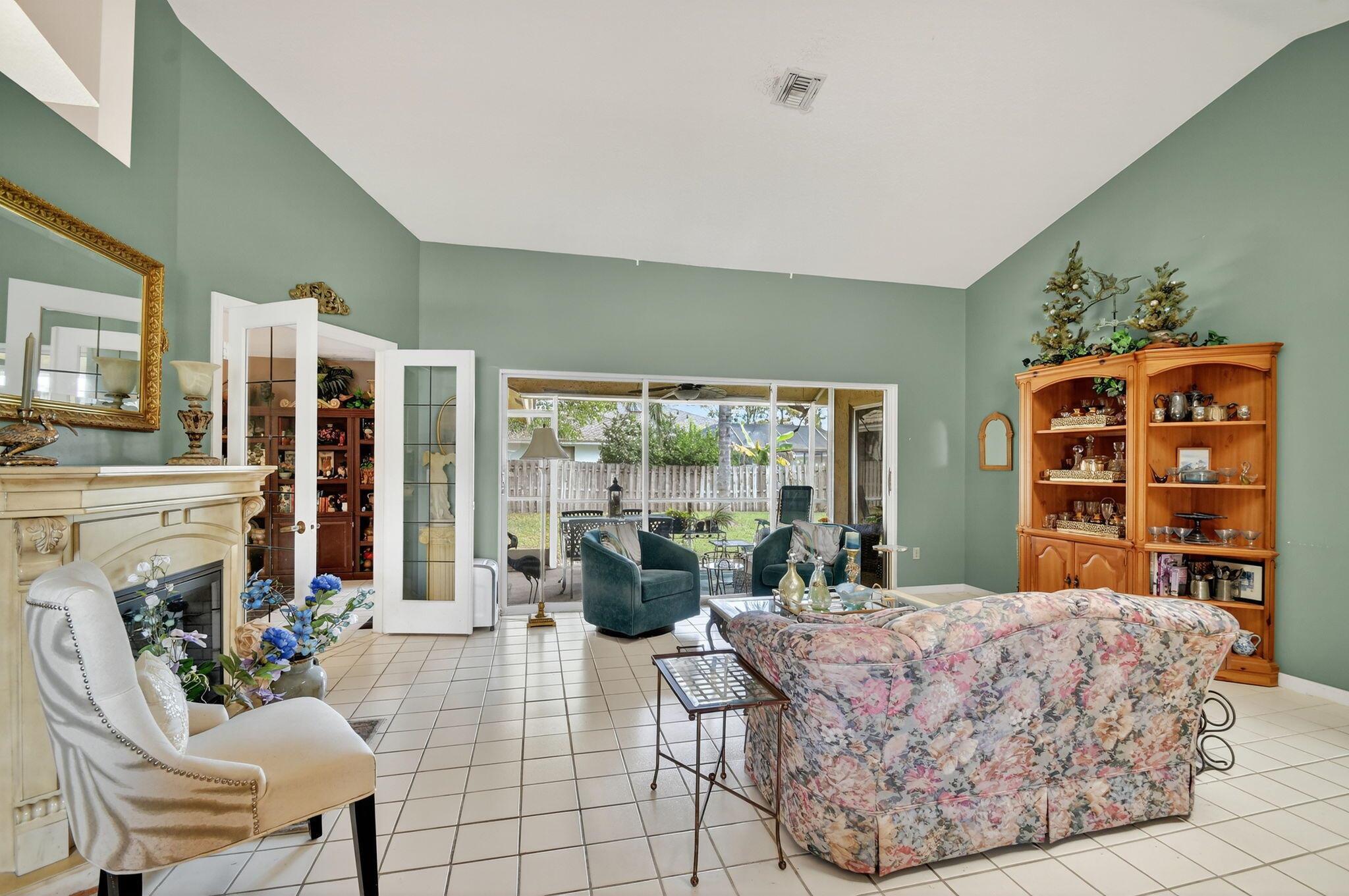 SUGAR POND MANOR OF WELLI - Residential