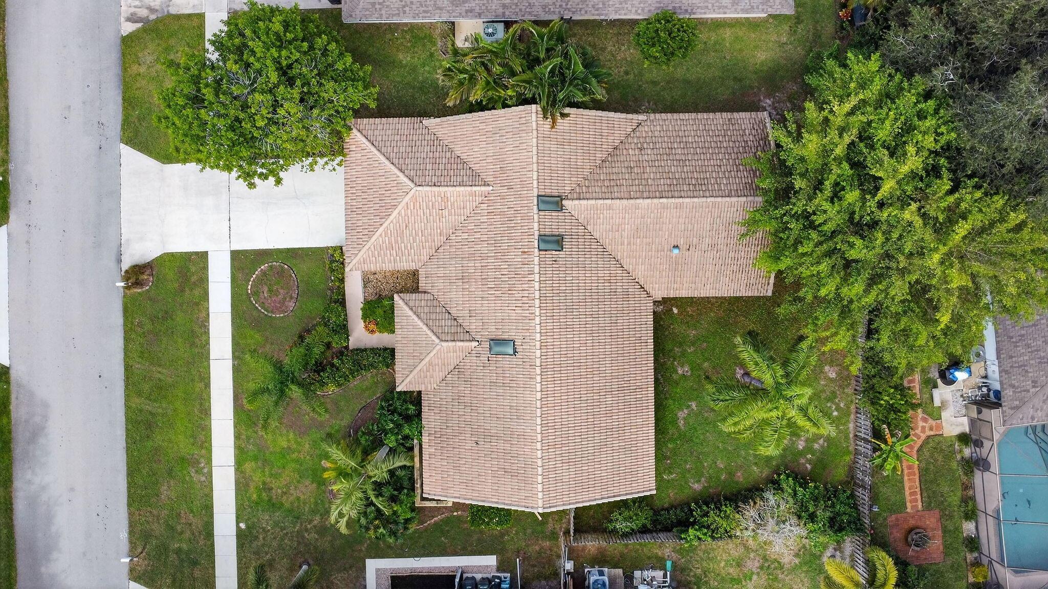 SUGAR POND MANOR OF WELLI - Residential