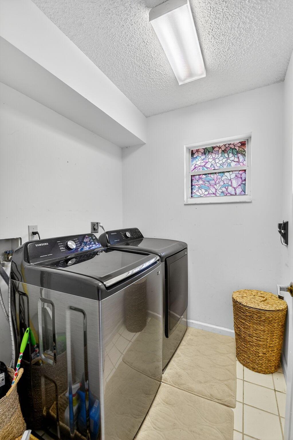 SUGAR POND MANOR OF WELLI - Residential