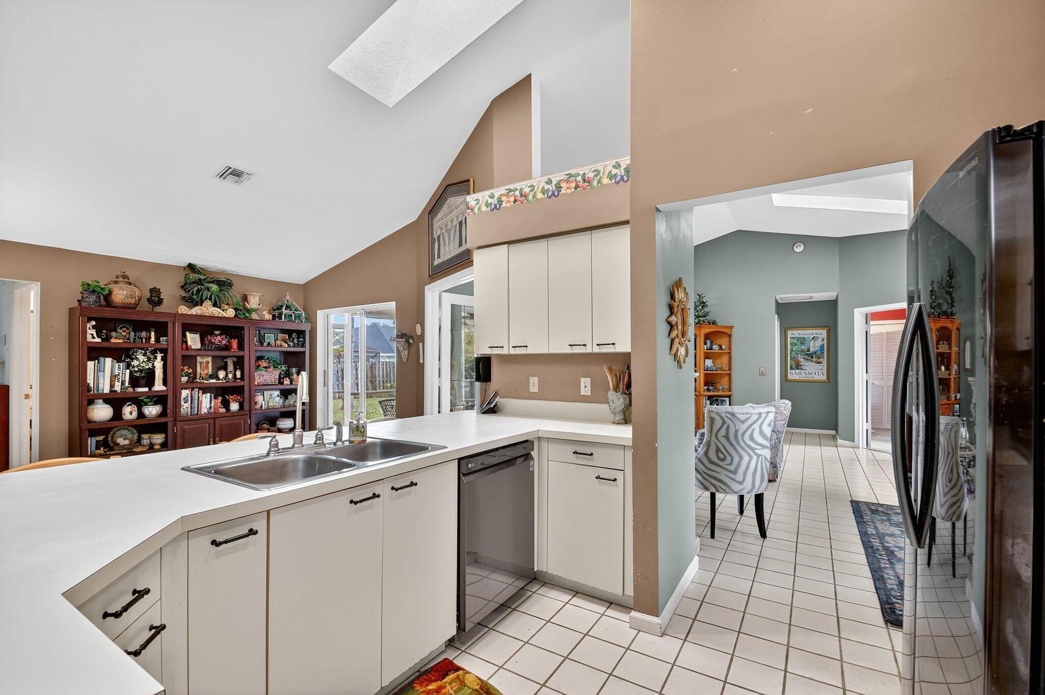 SUGAR POND MANOR OF WELLI - Residential