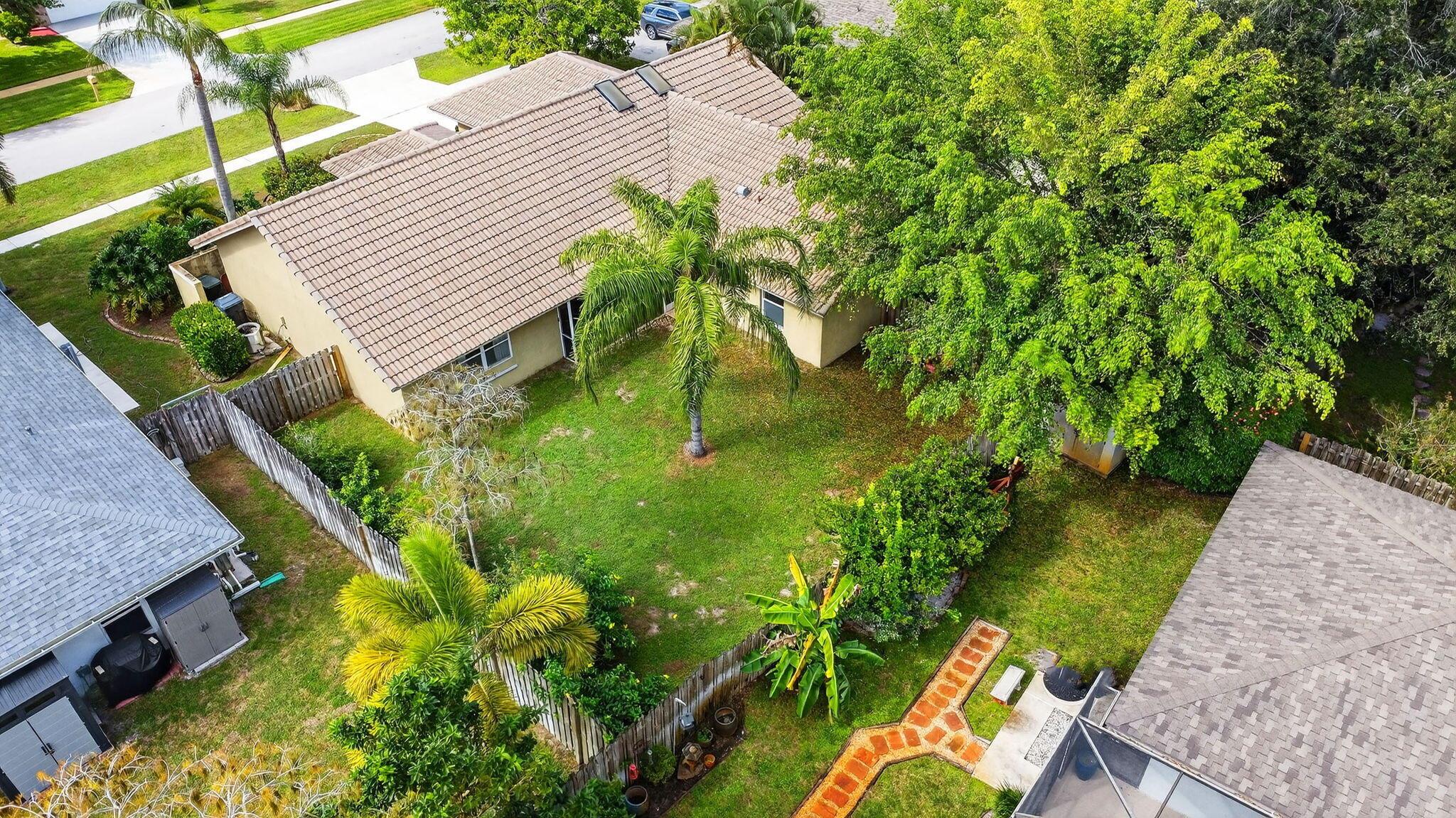 SUGAR POND MANOR OF WELLI - Residential