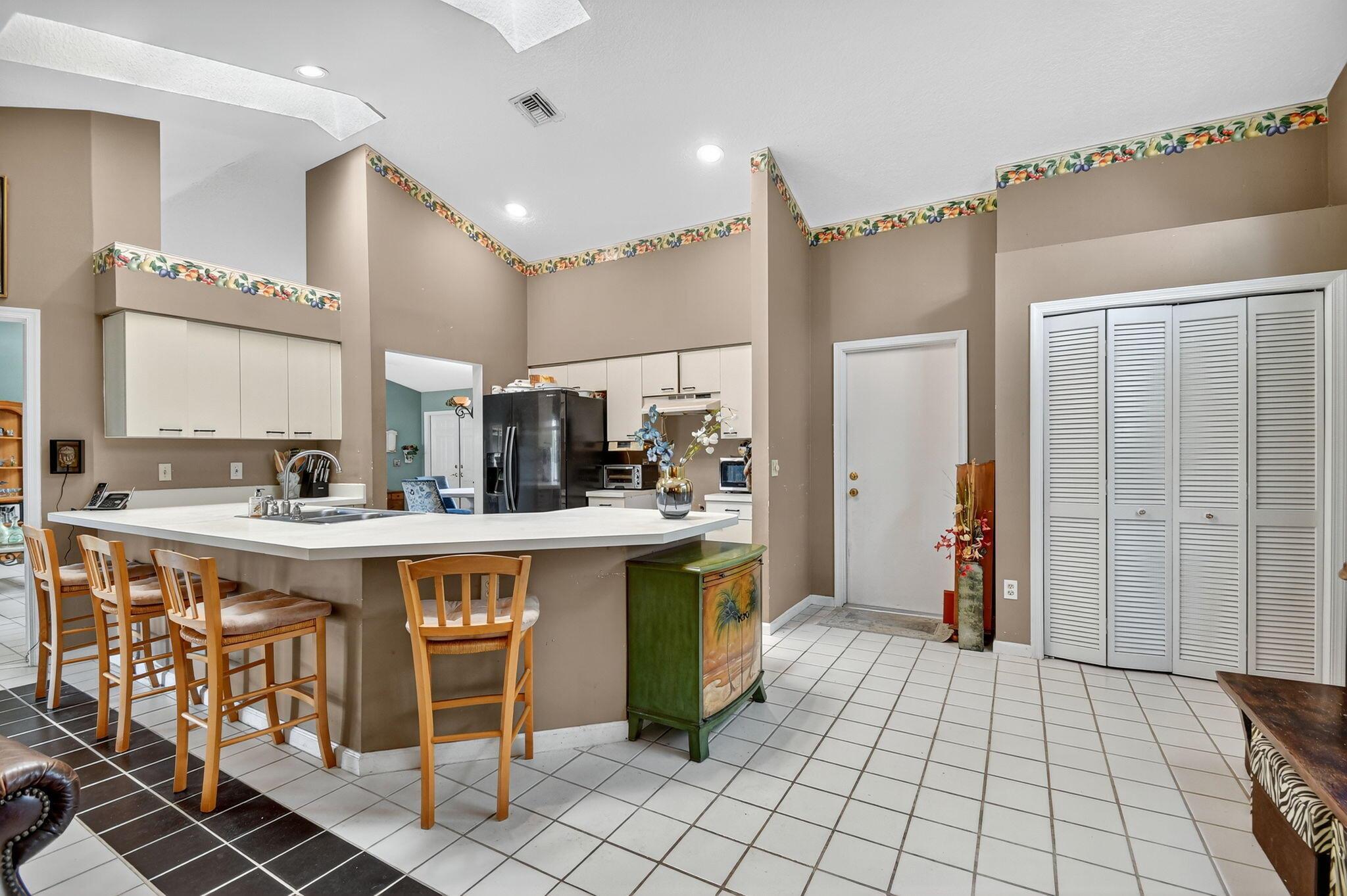 SUGAR POND MANOR OF WELLI - Residential