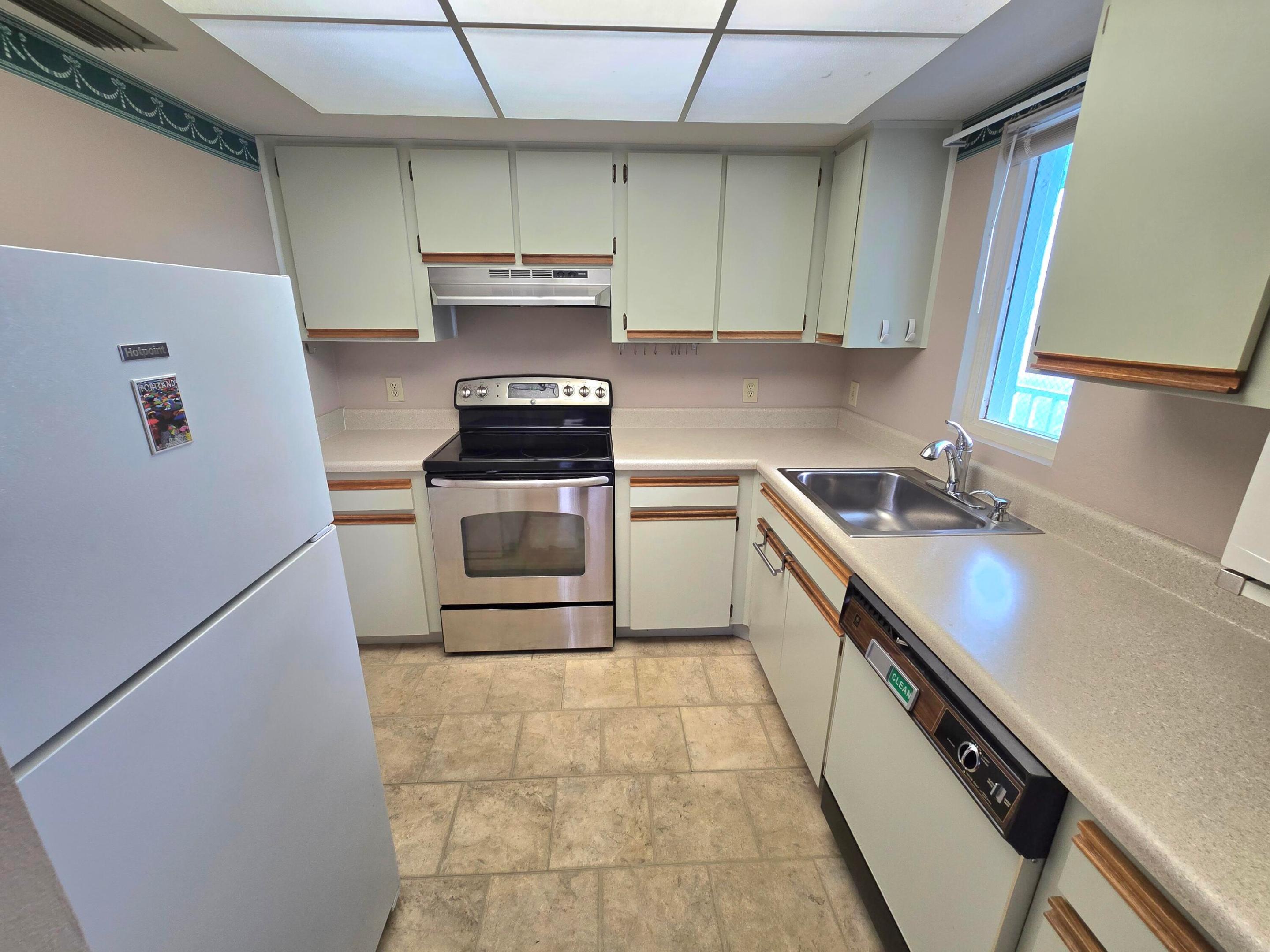 1606 SE Green Acres Circle S203