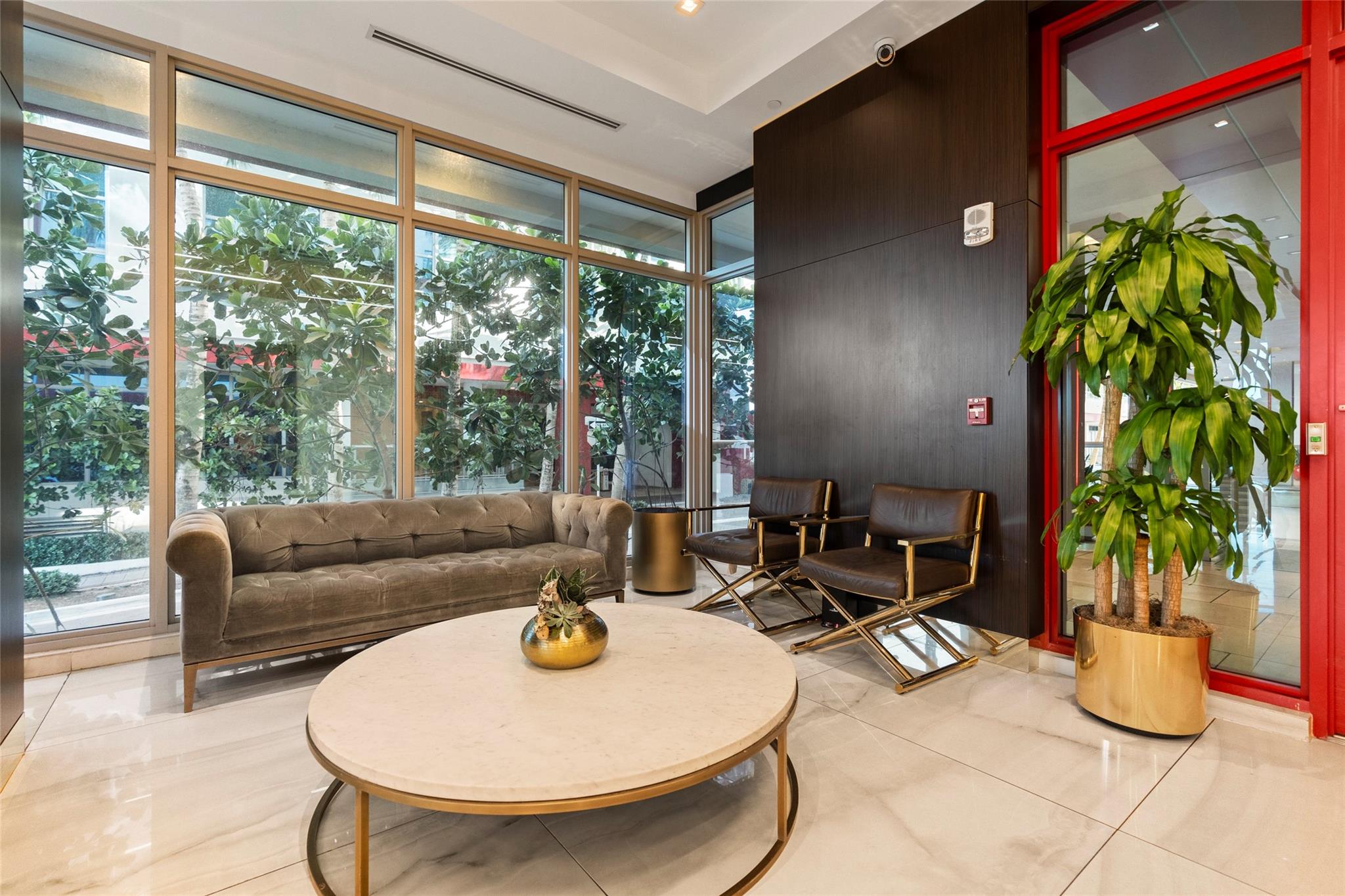 Costa Hollywood - Residential