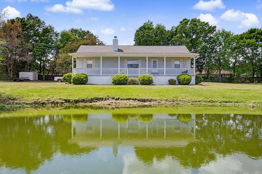 Photo of 7327 Glidden Lane, Pensacola, FL 32526 (MLS # B26012662)