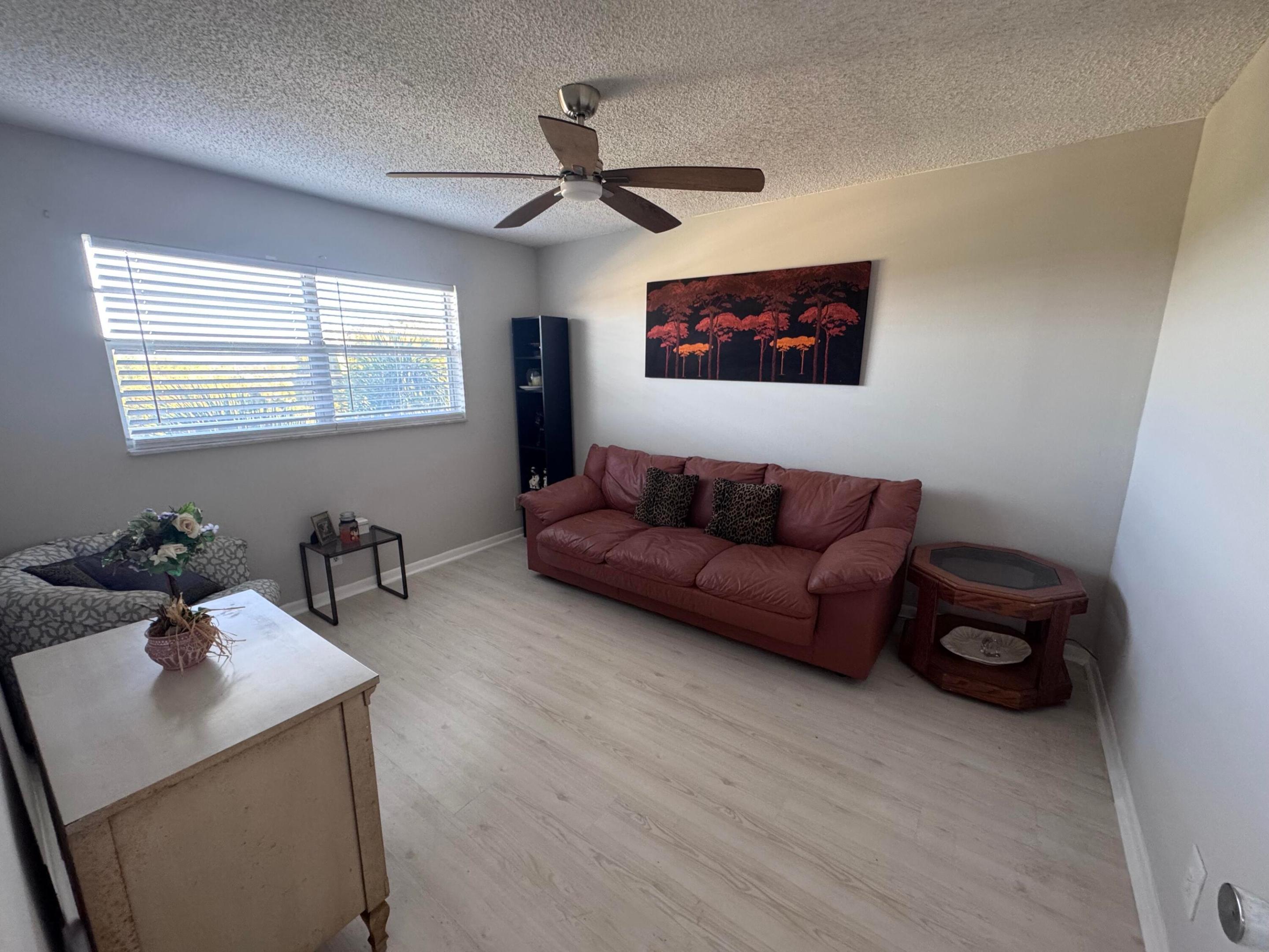 VILLAGE ROYALE GREENHILL CONDO - Residential Lease