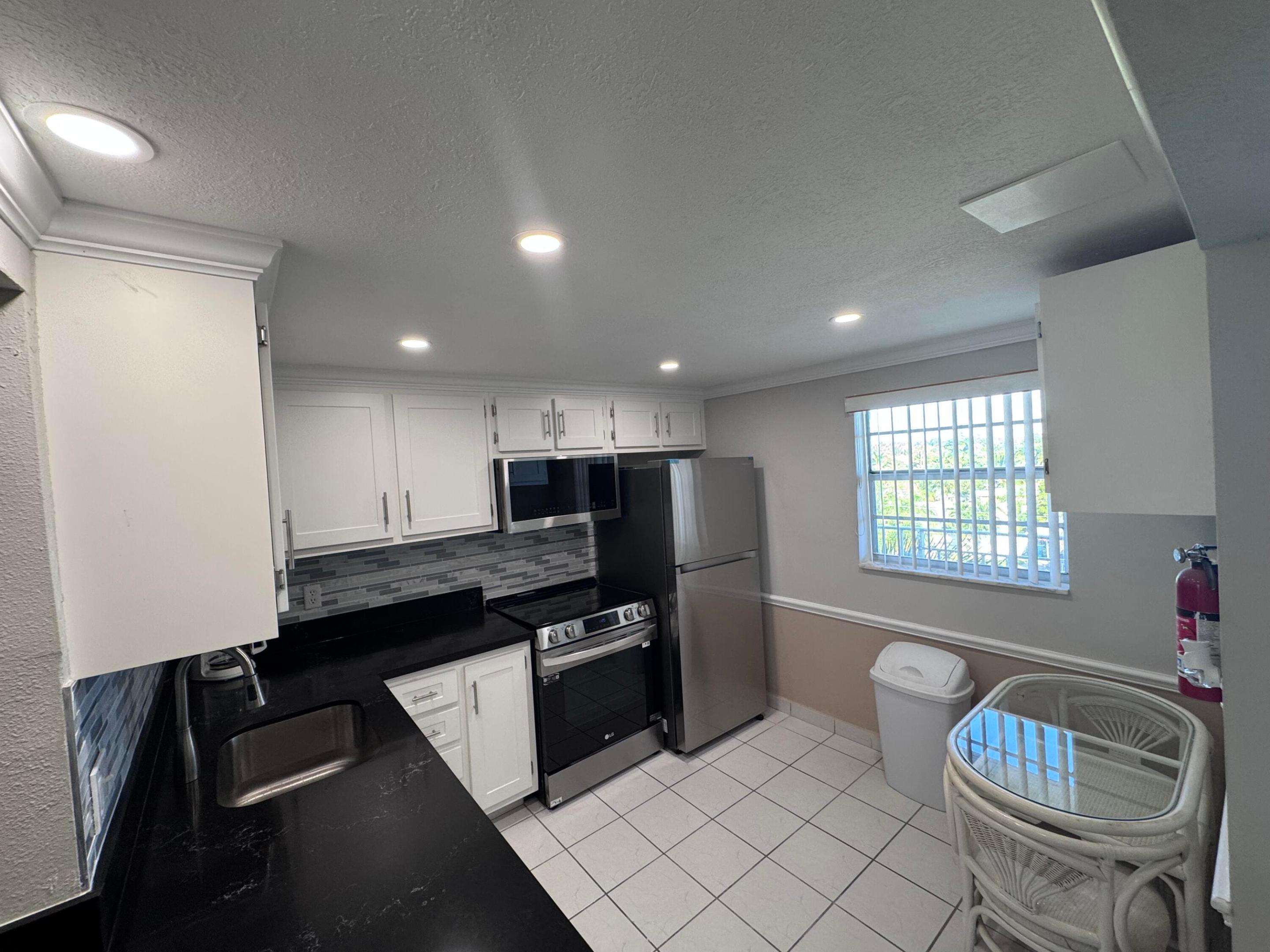 VILLAGE ROYALE GREENHILL CONDO - Residential Lease