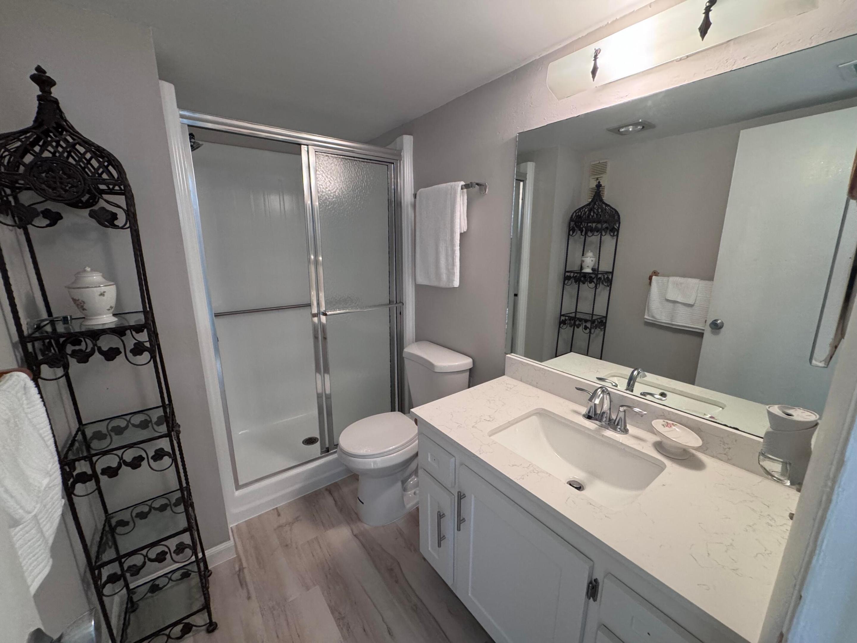 VILLAGE ROYALE GREENHILL CONDO - Residential Lease