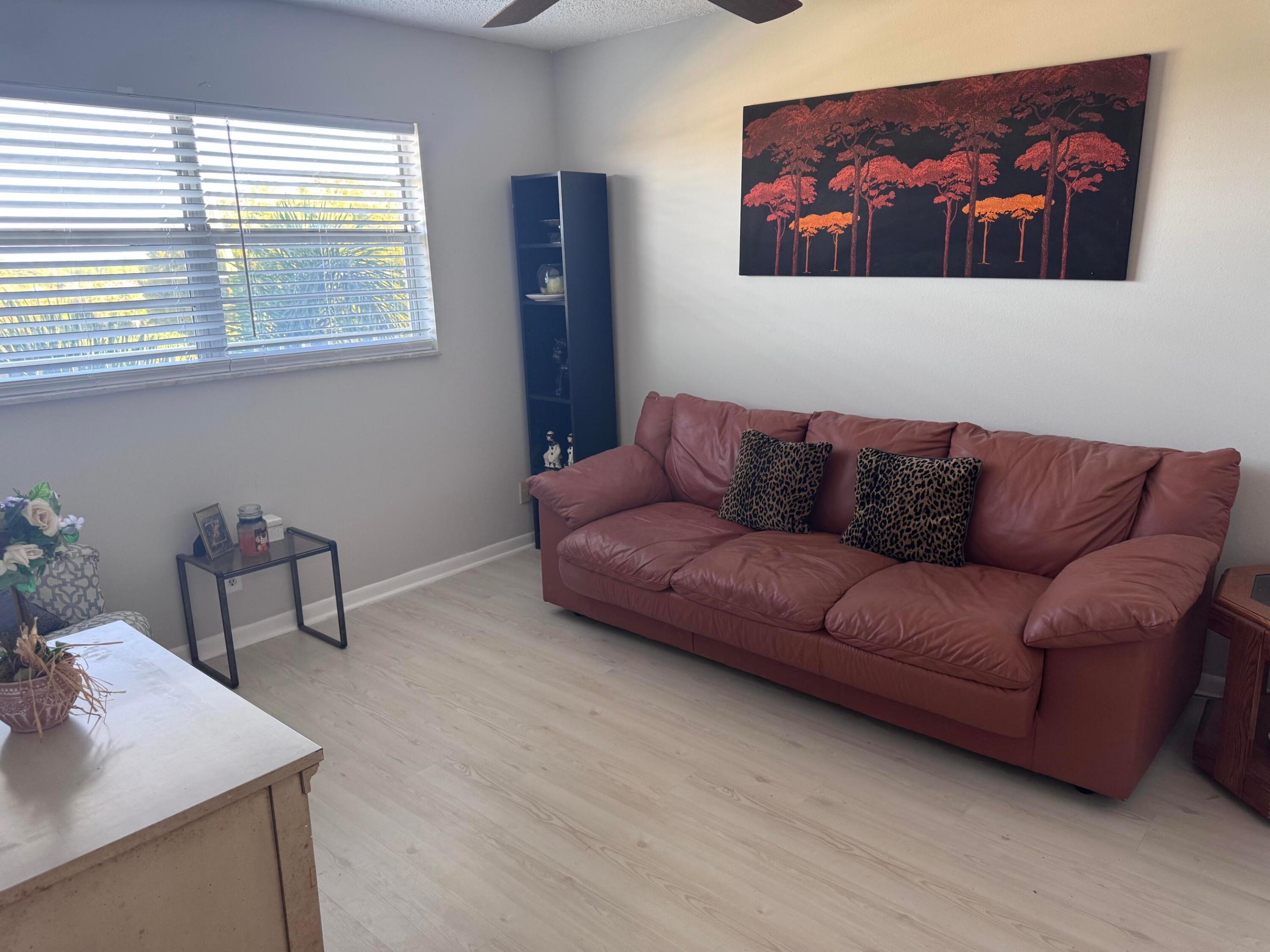 VILLAGE ROYALE GREENHILL CONDO - Residential Lease
