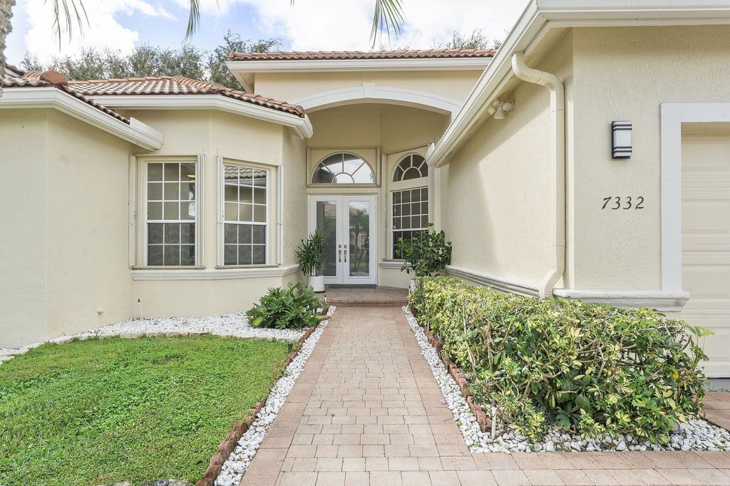 Photo of 7332 Viale Michelangelo, Delray Beach, FL 33446 (MLS # R11131110)