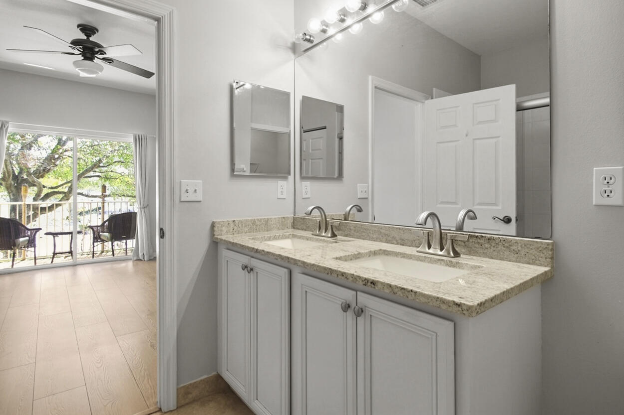 TEQUESTA TRACE CONDO - Residential