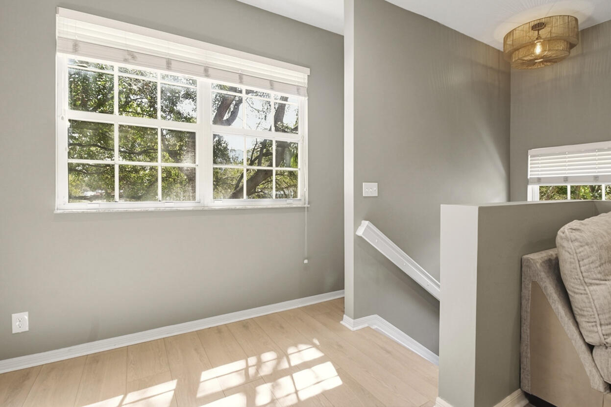 TEQUESTA TRACE CONDO - Residential