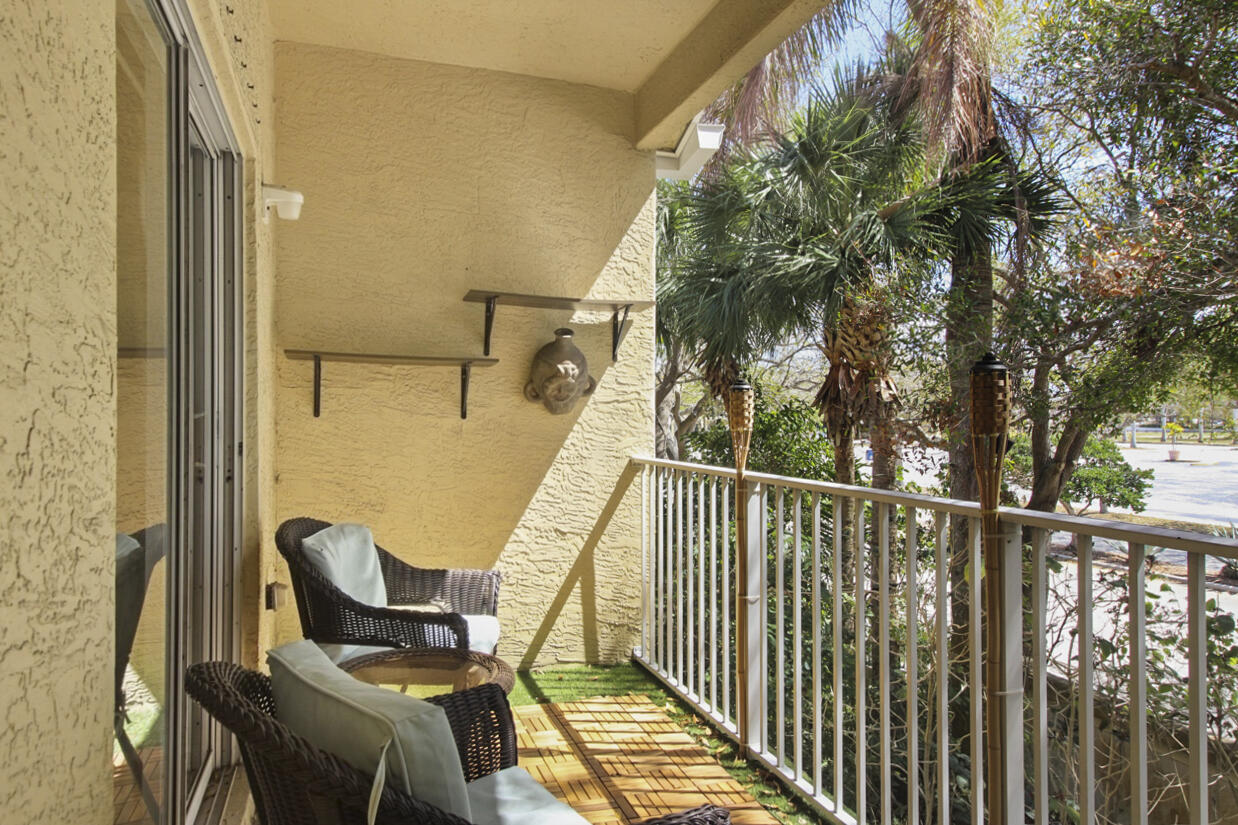 TEQUESTA TRACE CONDO - Residential