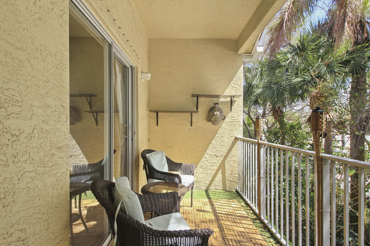 TEQUESTA TRACE CONDO - Residential