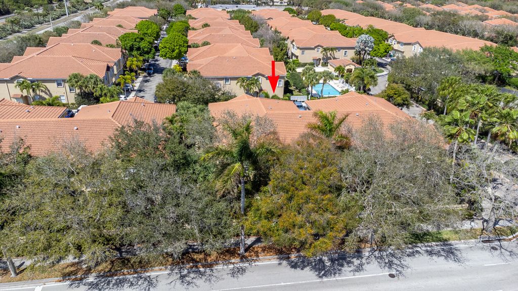 Photo of 110 Lighthouse Circle #H, Tequesta, FL 33469 (MLS # R11164527)