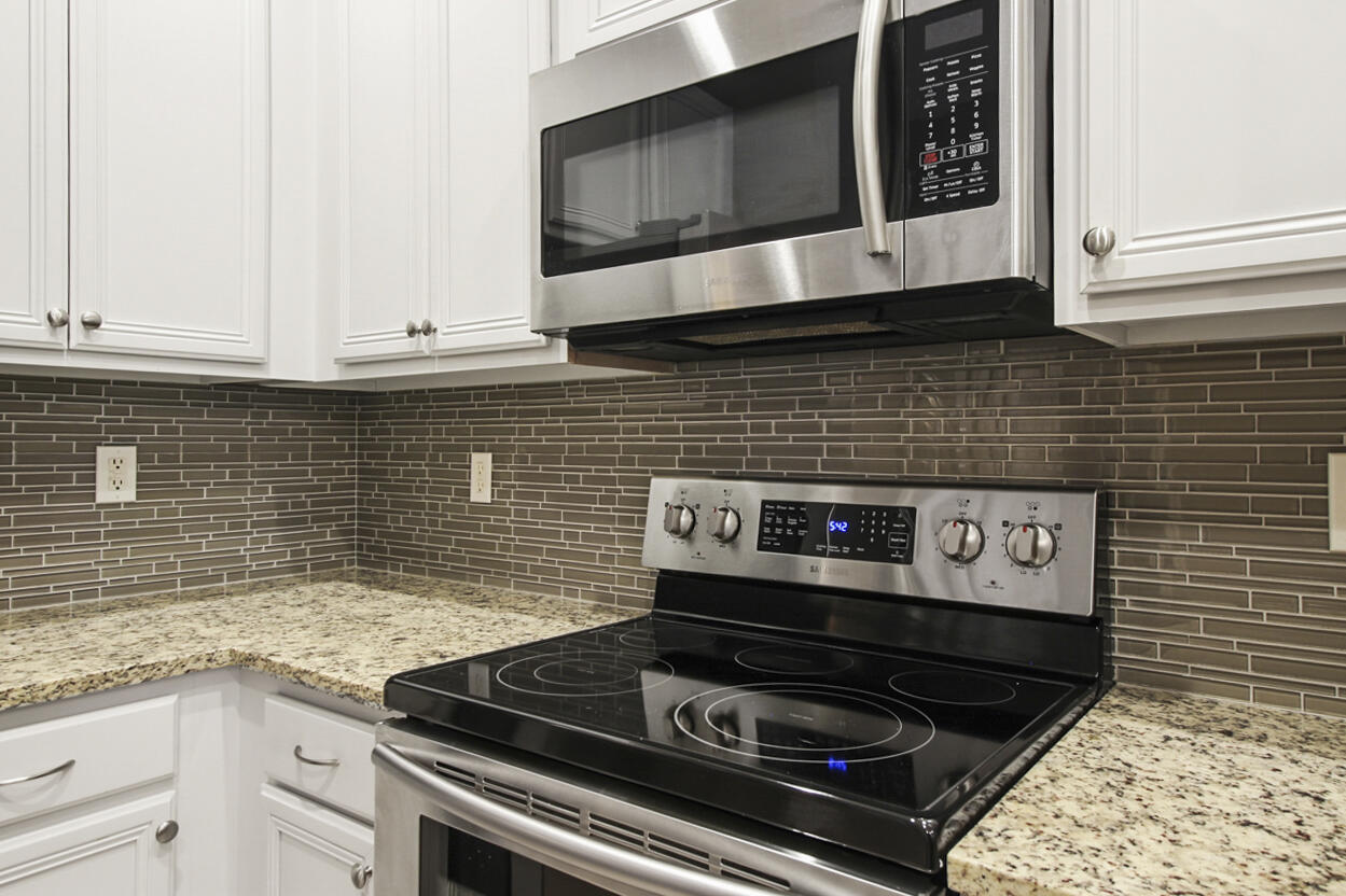 TEQUESTA TRACE CONDO - Residential