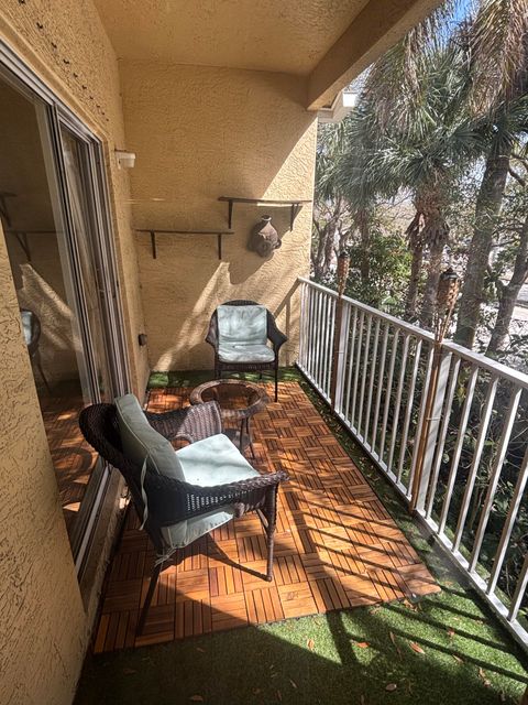 110 Lighthouse Circle H Tequesta FL 33469