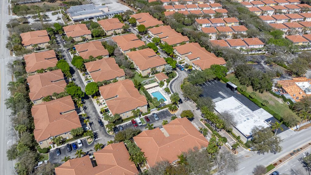 Photo of 110 Lighthouse Circle #H, Tequesta, FL 33469 (MLS # R11164527)