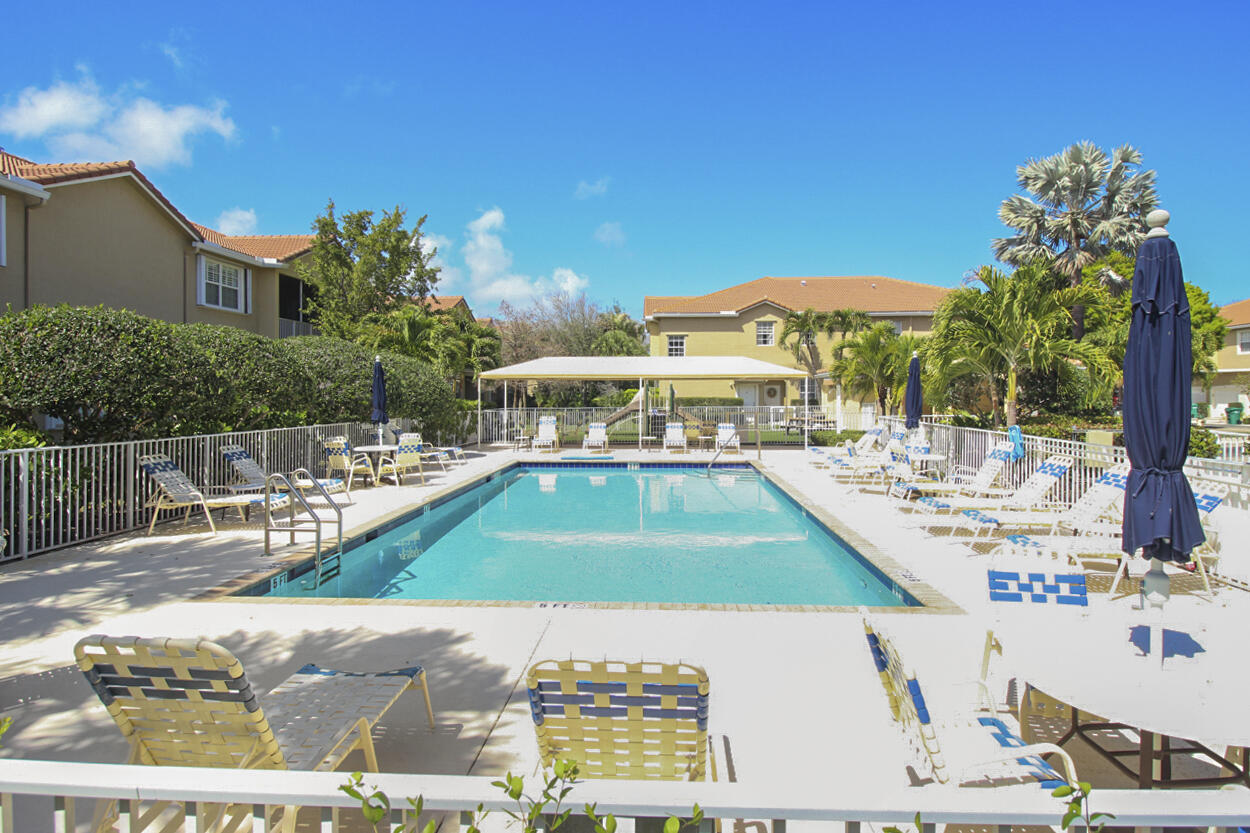 110 Lighthouse Circle H