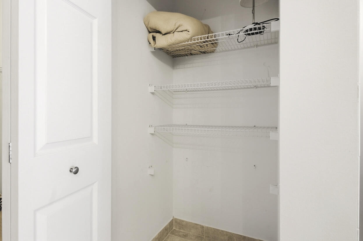 TEQUESTA TRACE CONDO - Residential