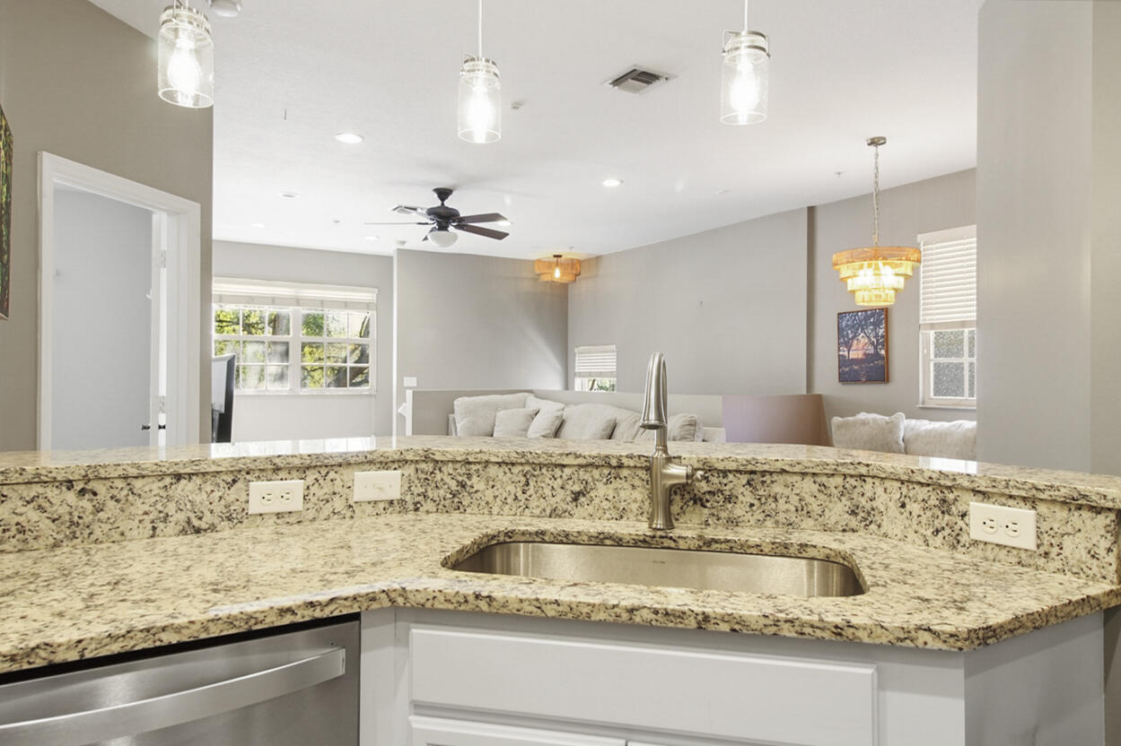 TEQUESTA TRACE CONDO - Residential