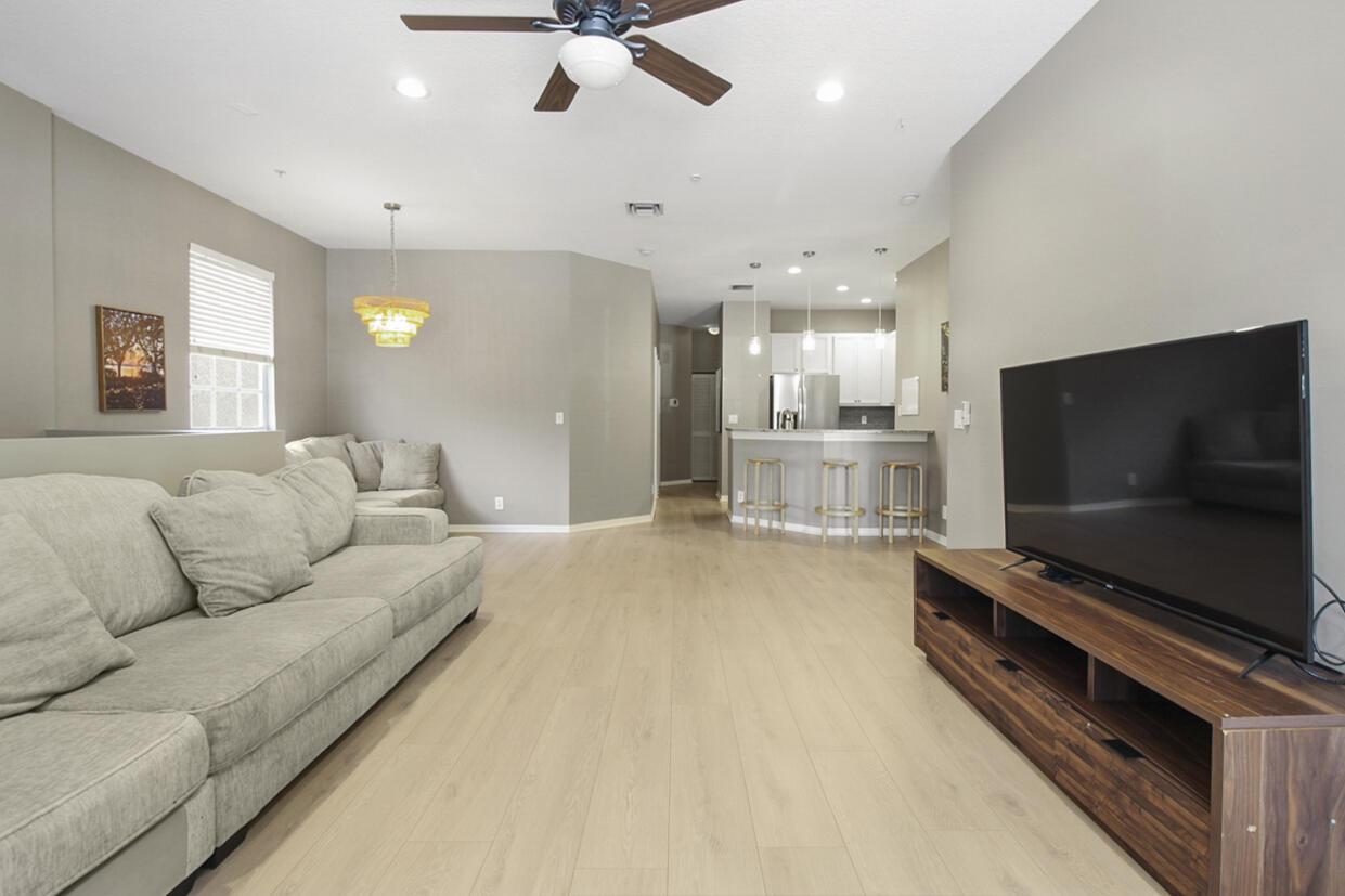 TEQUESTA TRACE CONDO - Residential