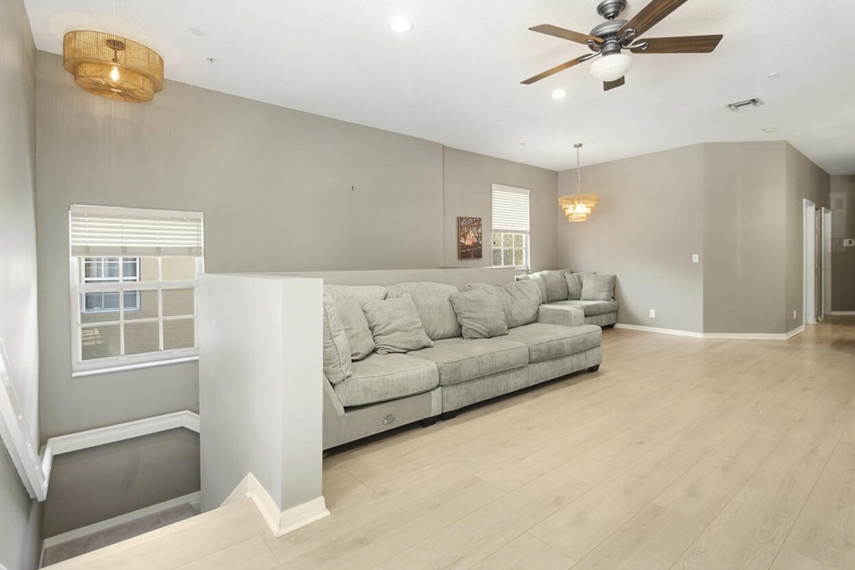 TEQUESTA TRACE CONDO - Residential