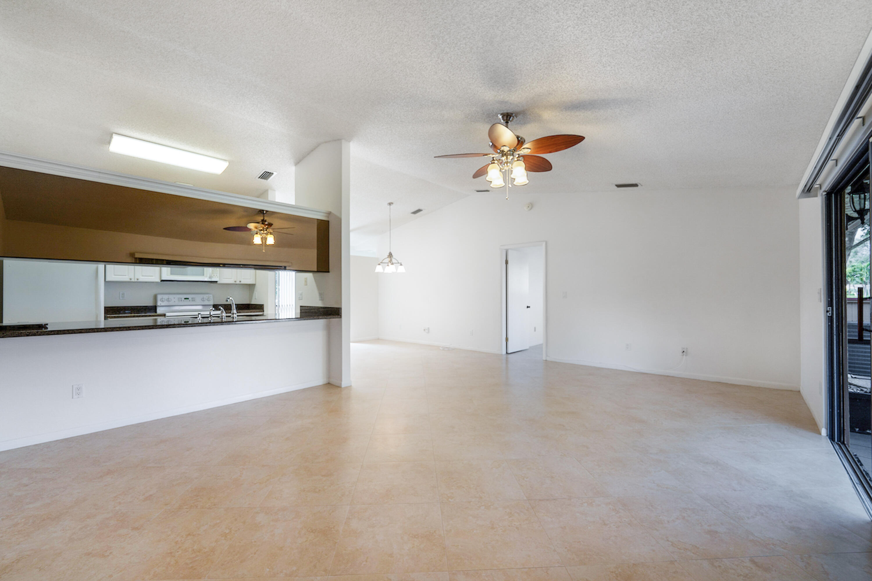 BOYNTON LAKES 3-B - Residential Lease