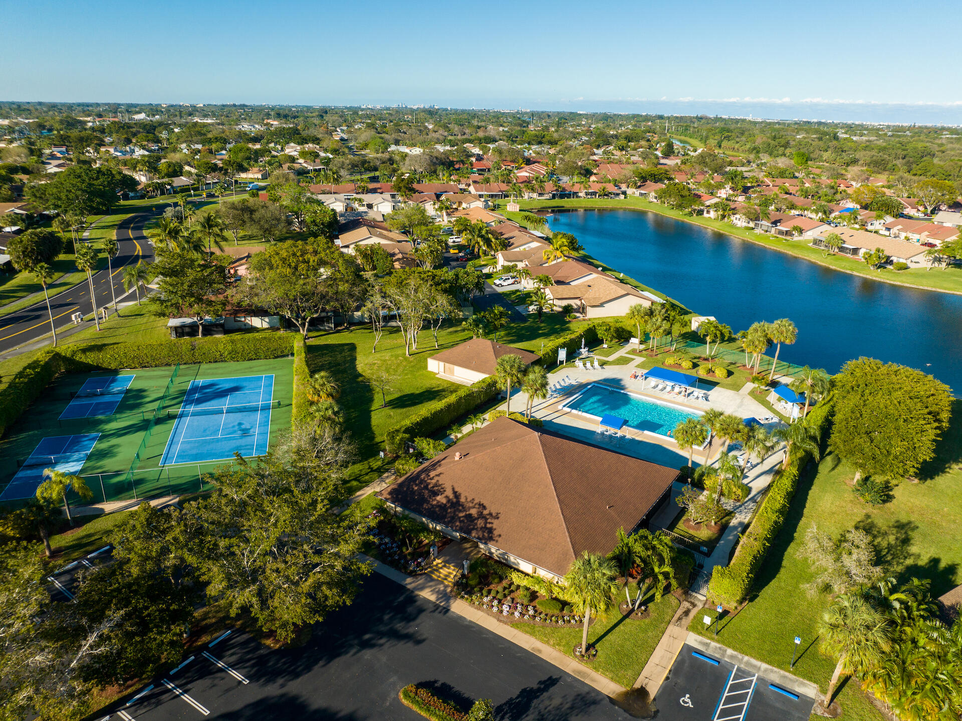 BOYNTON LAKES 3-B - Residential Lease